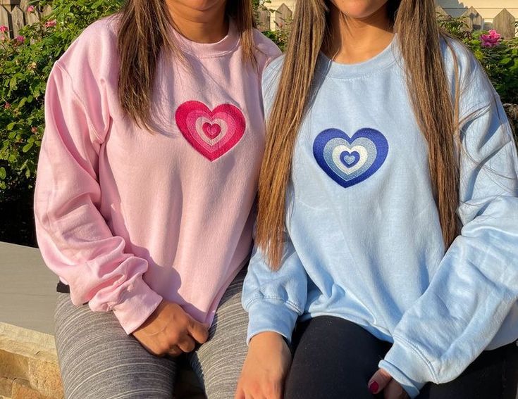 Retro Heart Embroidered Sweatshirt - Pastel Pink